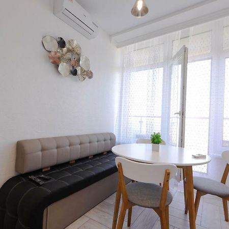 Skyview Apartments Odessa Extérieur photo