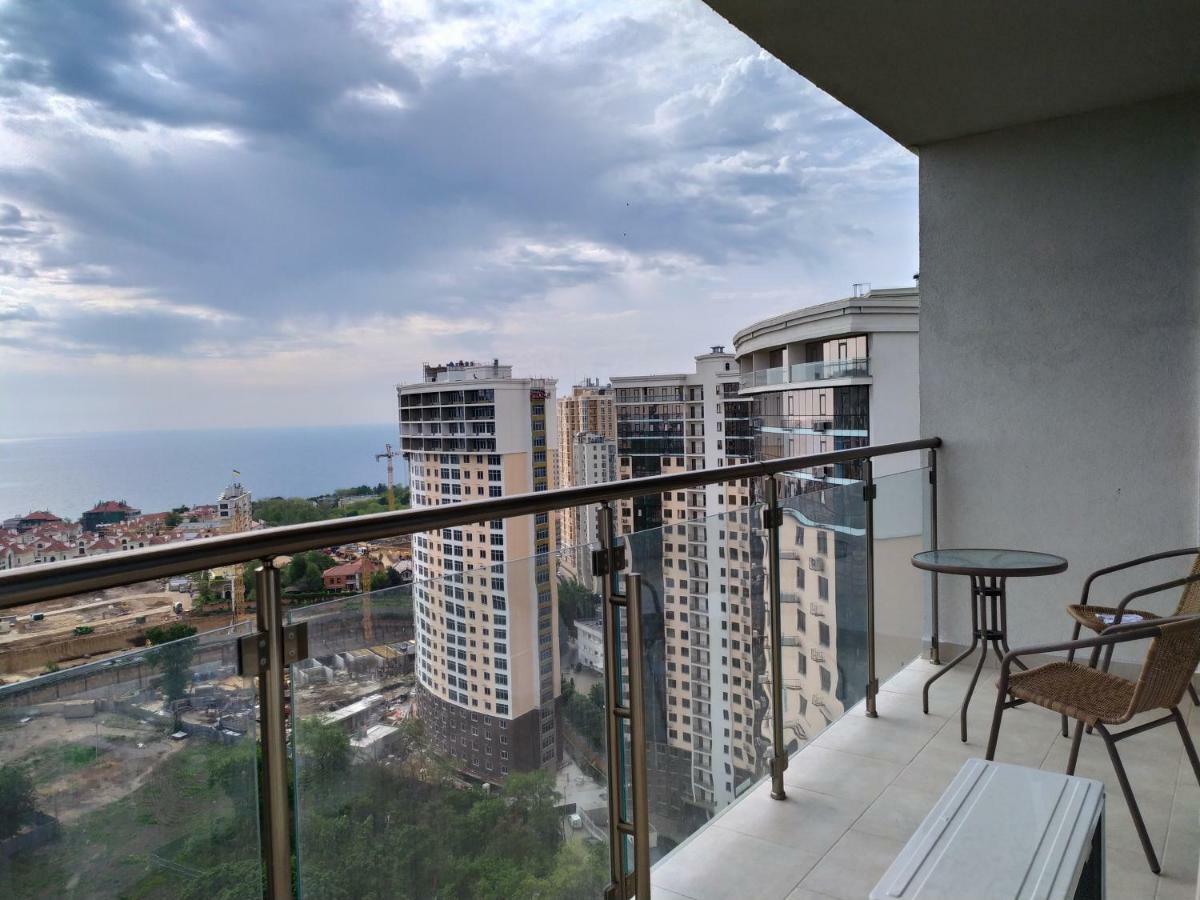 Skyview Apartments Odessa Extérieur photo