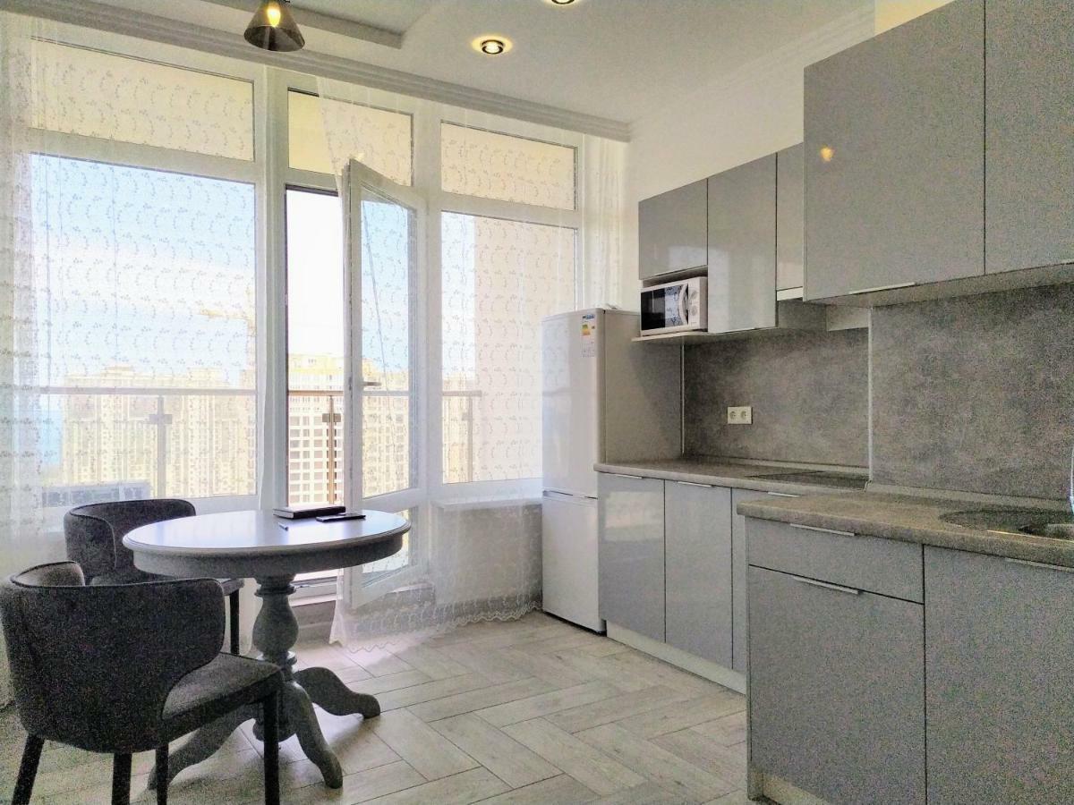 Skyview Apartments Odessa Extérieur photo