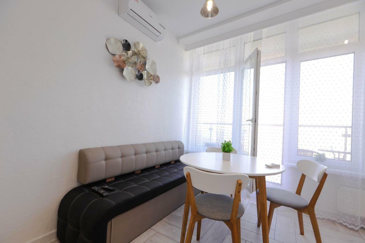 Skyview Apartments Odessa Extérieur photo